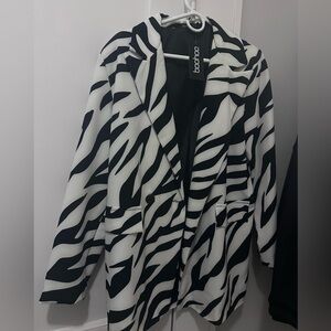ZEBRA PRINT
OVERSIZED BLAZER